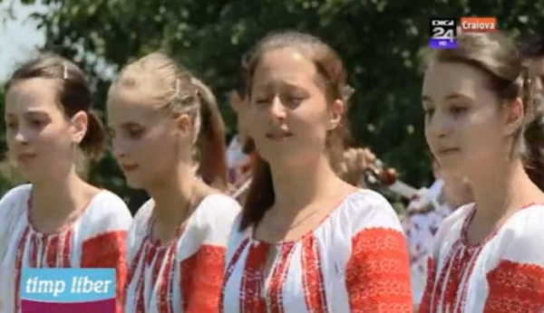 VIDEO | Cantece, dansuri si strune de viori